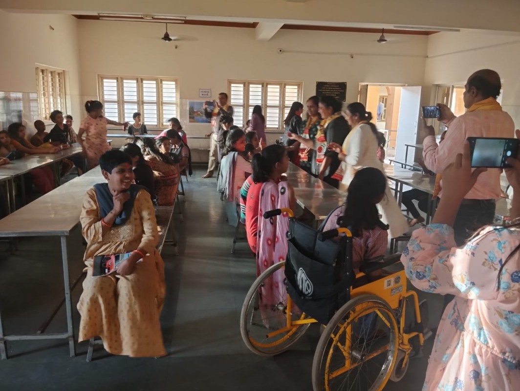Holi Dhuleti Celebration with Specially Abled Children by Vishv Umiya Foundation Bhuj Taluka Sangathan