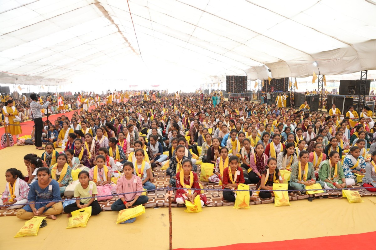 At Raksha-Diksha Mahotsav, 11,000 Daughters Empowered with Trishul for Self-Defense