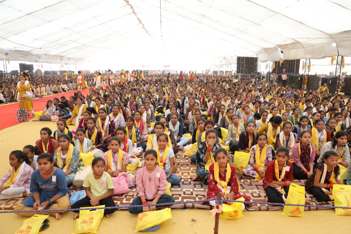 At Raksha-Diksha Mahotsav, 11,000 Daughters Empowered with Trishul for Self-Defense