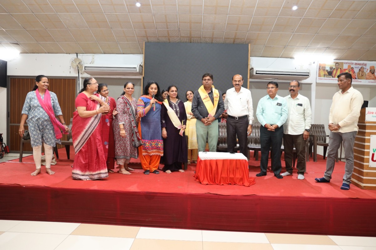 Arvalli Women Visit Vishv Umiyadham: Offer Prayers to Maa Umiya and Tour the 504-Foot Temple Construction Site