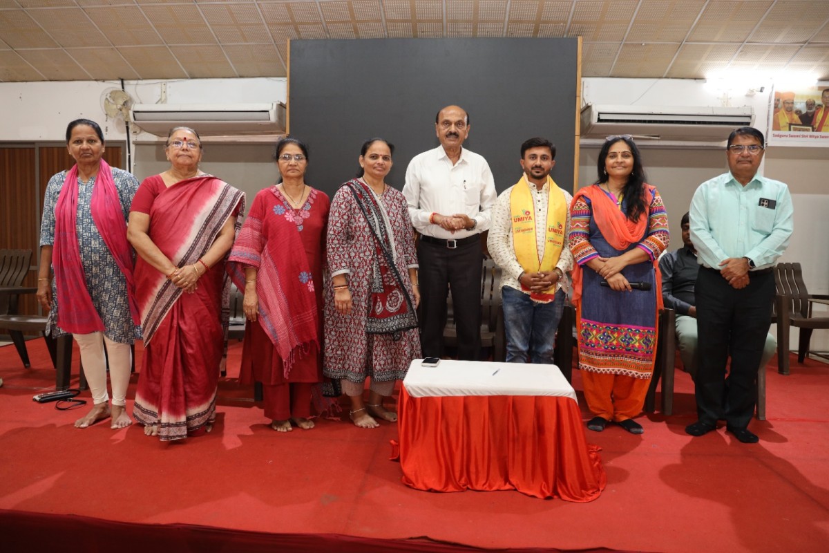 Arvalli Women Visit Vishv Umiyadham: Offer Prayers to Maa Umiya and Tour the 504-Foot Temple Construction Site