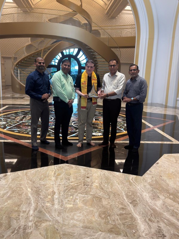 A Meaningful Courtesy Meeting with Dr. Kiran C. Patel in Florida