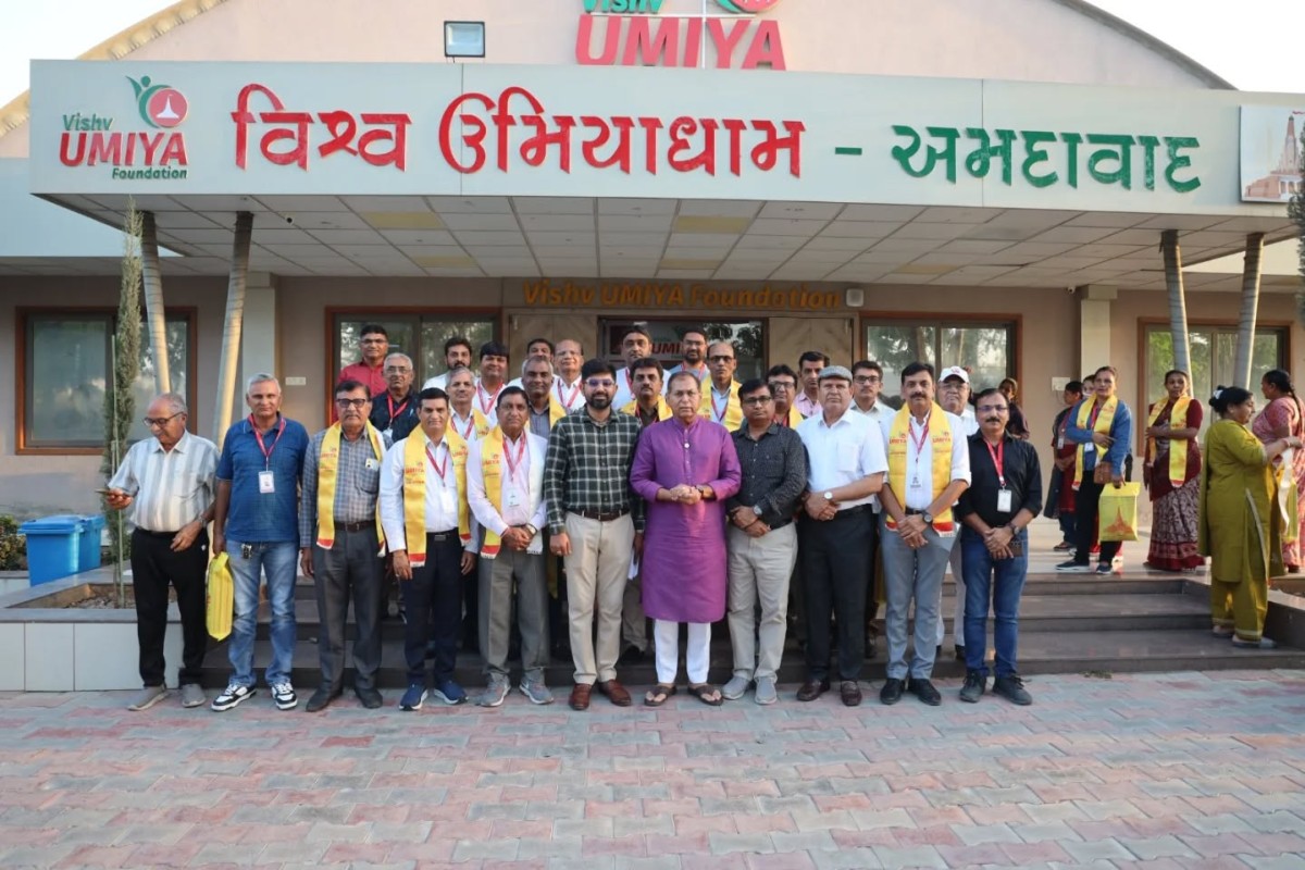 Honoring City Members at Vishv Umiya Dham